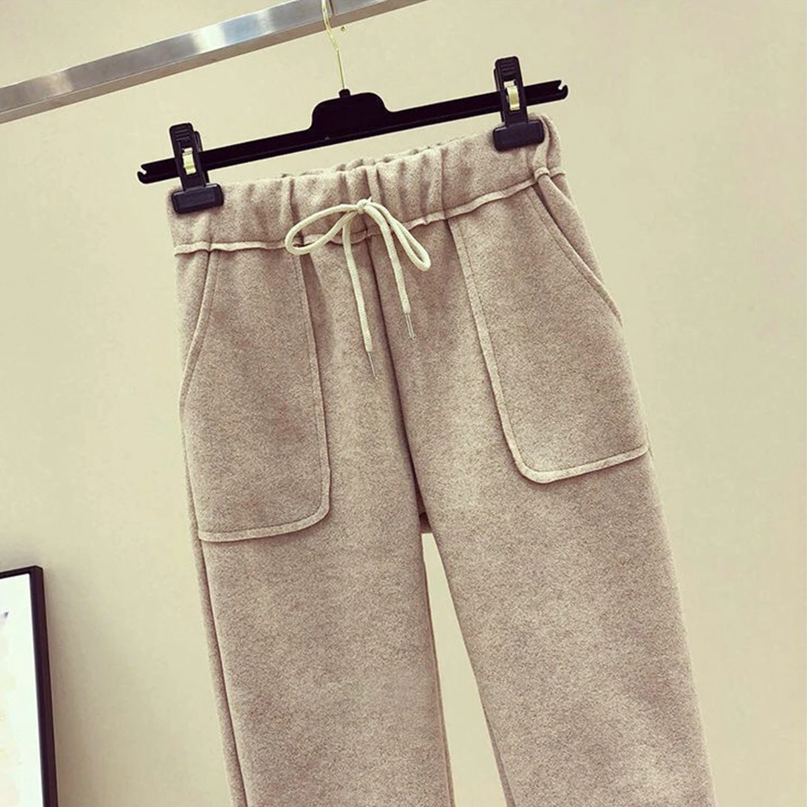 2020 Autumn Winter Women Faux Fleece Pants High Waist Pockets Loose Plus Lady Fleece Thick Warm Pants Female Drawstring Pants
2020 Autumn Winter Women Faux Fleece Pants High Waist Pockets Loose Plus Lady Fleece Thick Warm Pants Female Drawstring Pants