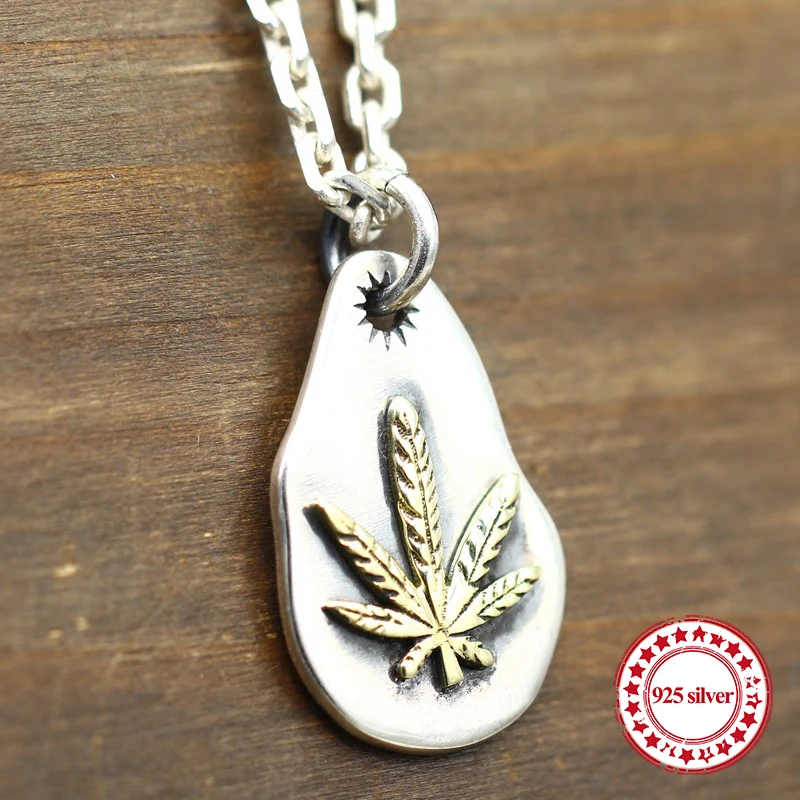 s925 sterling silver pendant jewelry classic personality Feather Maple Leaf couple models Indian style Send lover's gift
s925 sterling silver pendant jewelry classic personality Feather Maple Leaf couple models Indian style Send lover's gift