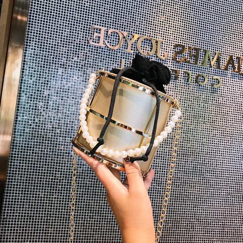 Women's Bags Over the Shoulder 2021 New Luxury Handbag Women Fashionable Pearl Chain Leather Natural Bucket Women's Shoulder Bag 
Women's Bags Over the Shoulder 2021 New Luxury Handbag Women Fashionable Pearl Chain Leather Natural Bucket Women's Shoulder Bag