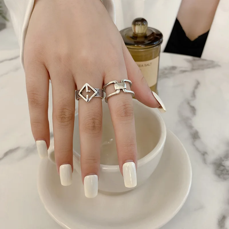 FMILY Minimalist 925 Sterling Silver Personality Geometric Hollow L Ring Retro Fashion Hip Hop Jewelry for Girlfriend Gift
FMILY Minimalist 925 Sterling Silver Personality Geometric Hollow L Ring Retro Fashion Hip Hop Jewelry for Girlfriend Gift