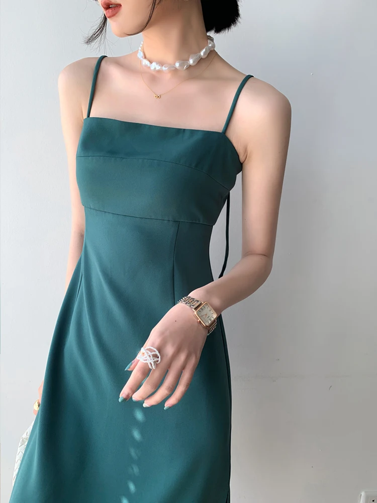 Ink green sling dress women 2021 summer new French retro high waist thin sexy black a-word skirt
Ink green sling dress women 2021 summer new French retro high waist thin sexy black a-word skirt