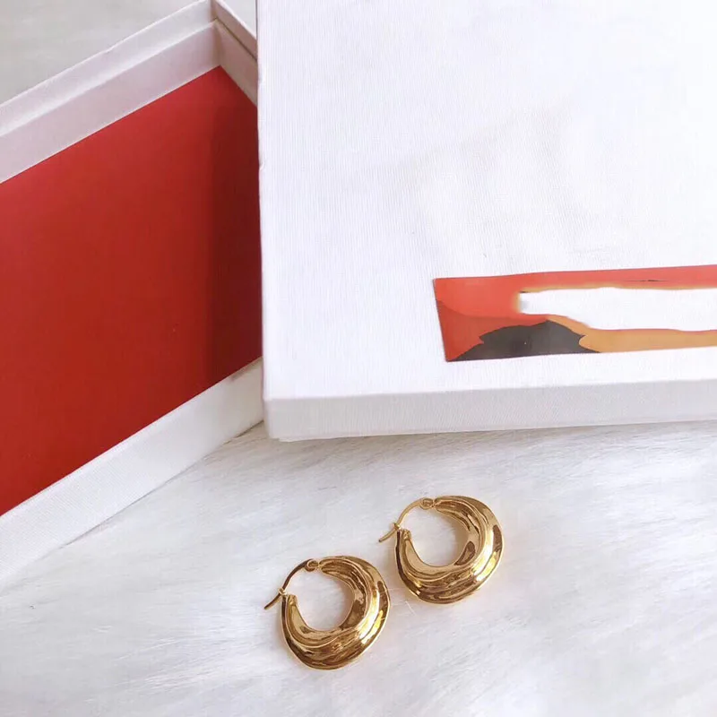 Women's luxury brand S925 sterling silver circle wave earrings original personality fashion high-end boutique gifts
Women's luxury brand S925 sterling silver circle wave earrings original personality fashion high-end boutique gifts