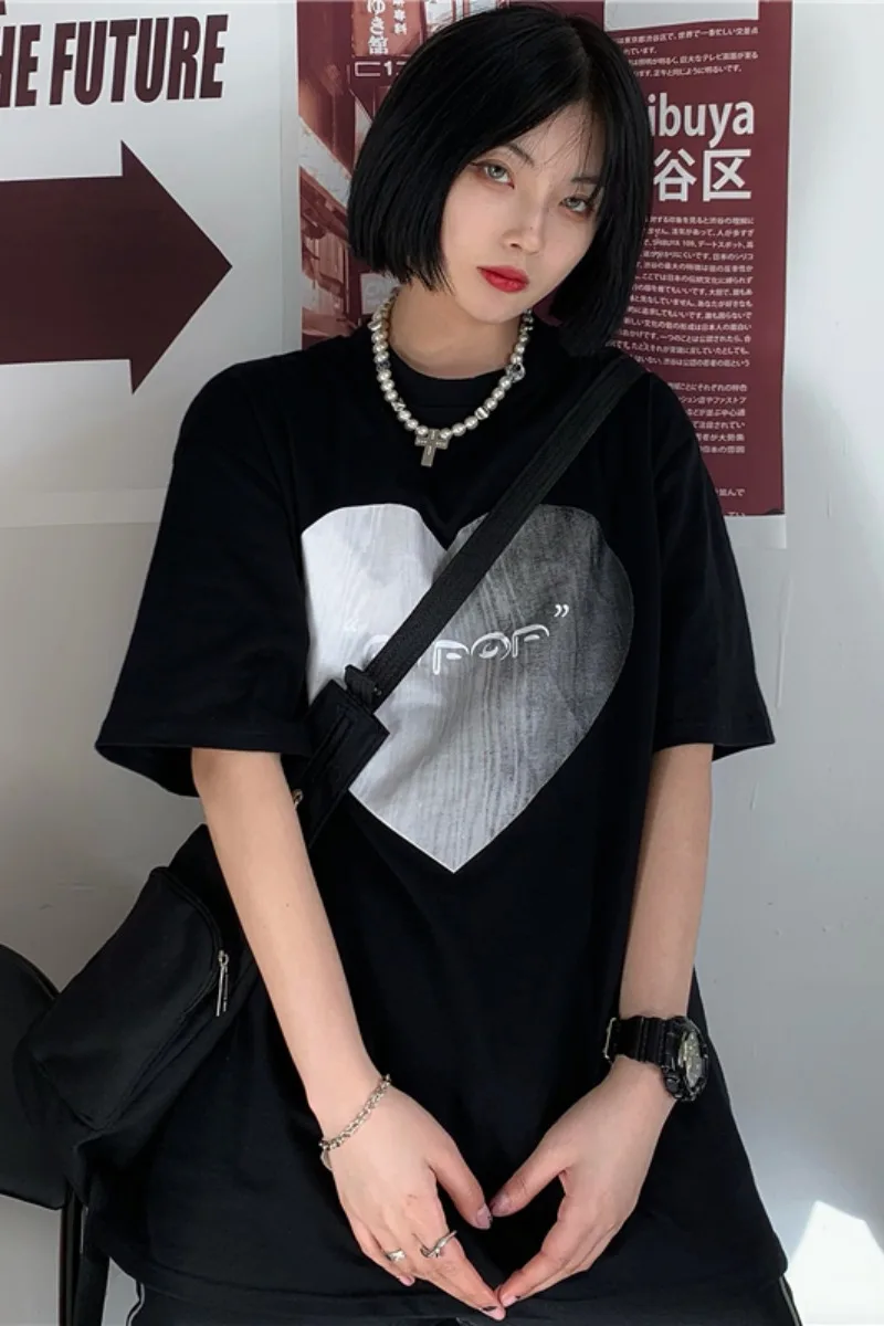 Summer 2021 new T-shirt female Korean version ins Harajuku gradient love letter printed loose short-sleeved shirt
Summer 2021 new T-shirt female Korean version ins Harajuku gradient love letter printed loose short-sleeved shirt