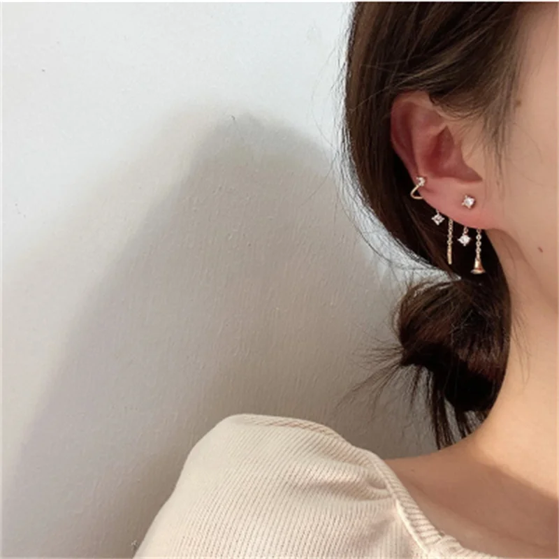 Zircon Crystal Snowflake Bell Tassel Earrings For Women New Gold Color Asymmetric Earring Korean Jewelry Gifts Wholesale
Zircon Crystal Snowflake Bell Tassel Earrings For Women New Gold Color Asymmetric Earring Korean Jewelry Gifts Wholesale