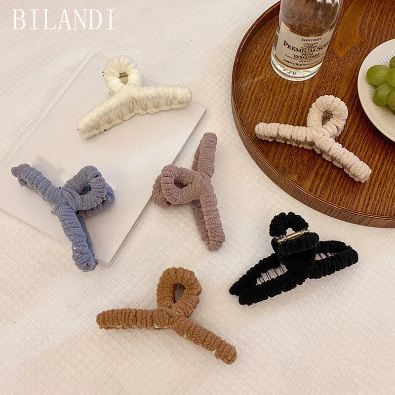 Bilandi Handmade Flocking Hair Clips Pin For Women Fashion Geometric Barrettes Headwear Girls Top Clips Head Accessories
Bilandi Handmade Flocking Hair Clips Pin For Women Fashion Geometric Barrettes Headwear Girls Top Clips Head Accessories