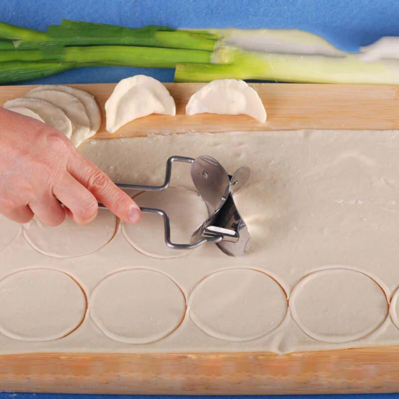 Stainless Steel Dumpling Maker Manual Ravioli Gyoza Mold Durable Press Dough Cutter Knife Kitchen Pastry Pasta Tool
Stainless Steel Dumpling Maker Manual Ravioli Gyoza Mold Durable Press Dough Cutter Knife Kitchen Pastry Pasta Tool