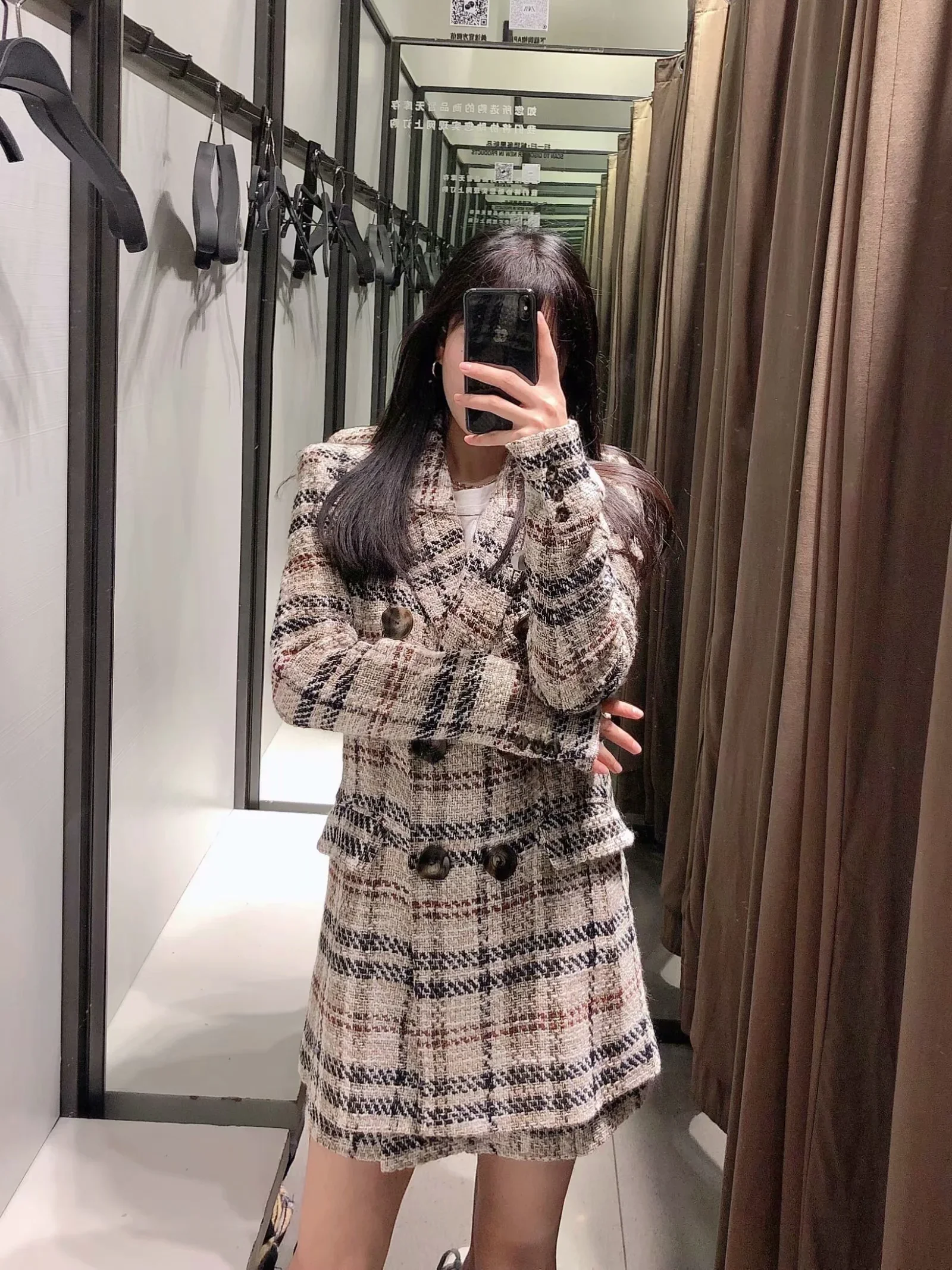 Plaid textured blazer jacket 
Plaid textured blazer jacket