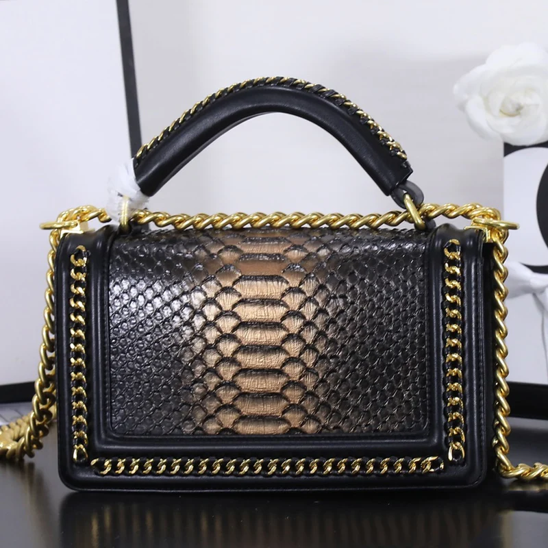 Retro snake pattern braided chain large capacity multifunctional leather handbag ladies new fashion diagonal shoulder bag
Retro snake pattern braided chain large capacity multifunctional leather handbag ladies new fashion diagonal shoulder bag