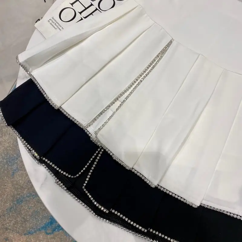 Women Short Skirt 2021 Spring and Summer New Rhinestone Edge Shiny Design Anti-Exposure Lining Pleated Skirt A-line Plain Jupe
Women Short Skirt 2021 Spring and Summer New Rhinestone Edge Shiny Design Anti-Exposure Lining Pleated Skirt A-line Plain Jupe
