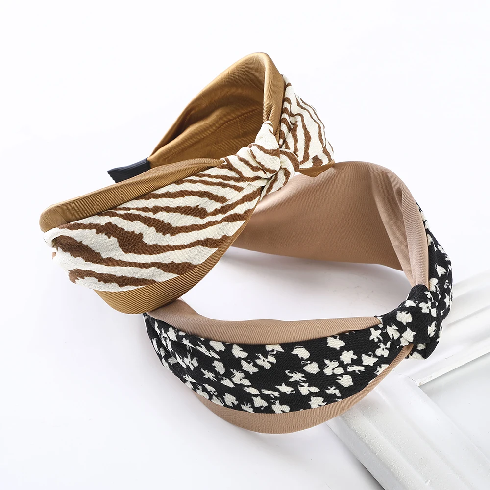 Haimeikang Floral Fabric Hair Accessories For Women Ethnic Style Hair Bands Head Hoop New Winter Headband Wide-brimmed Headwear
Haimeikang Floral Fabric Hair Accessories For Women Ethnic Style Hair Bands Head Hoop New Winter Headband Wide-brimmed Headwear