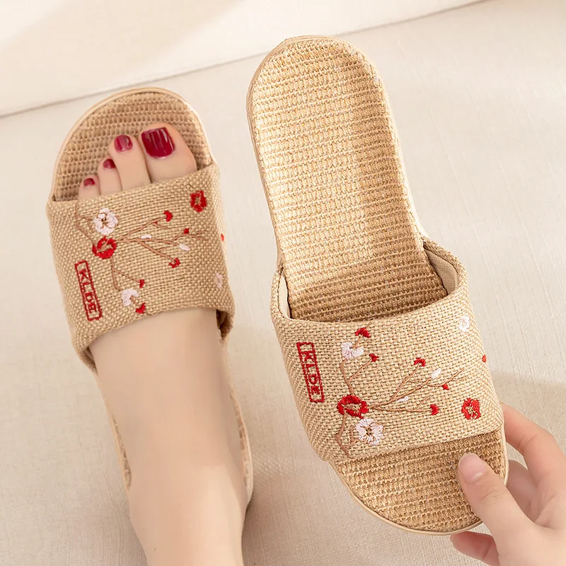 Mntrerm Women Flax Slippers Summer Home Shoes Embroider Floral Sandals Leisure Slides Female Flip Flops Ladies Indoor Slippers
Mntrerm Women Flax Slippers Summer Home Shoes Embroider Floral Sandals Leisure Slides Female Flip Flops Ladies Indoor Slippers