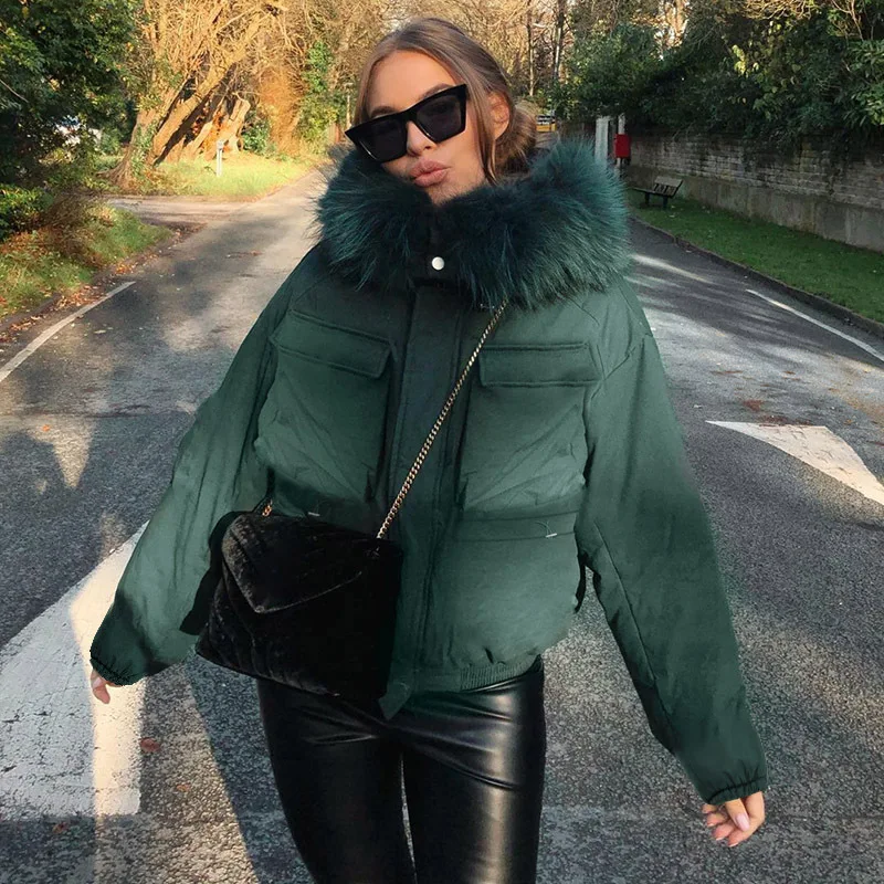 Fashion Long-sleeved Cotton Jacket Winter New Style Drawstring Big Fur Collar Short Casual Warm Cotton Jacket with Big Pockets
Fashion Long-sleeved Cotton Jacket Winter New Style Drawstring Big Fur Collar Short Casual Warm Cotton Jacket with Big Pockets