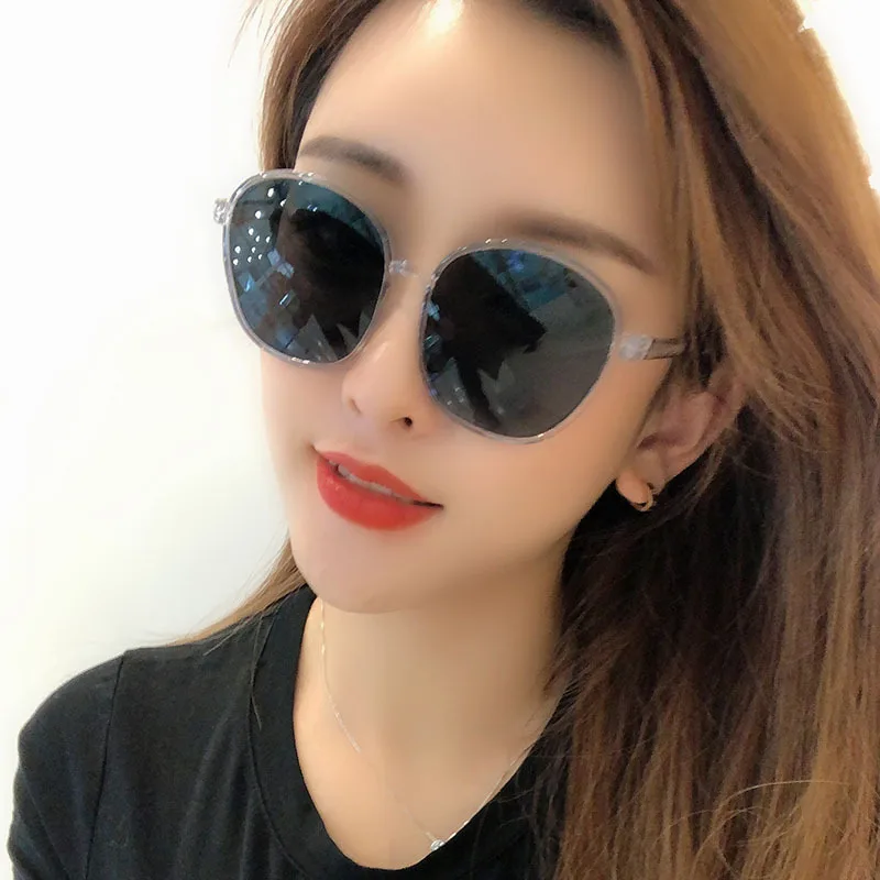 Round Sunglasses for Women Trendy Women Sun Glasses Fashion on2020 Female Vintage Eyewear UV400 Male Oculos De Sol Feminino
Round Sunglasses for Women Trendy Women Sun Glasses Fashion on2020 Female Vintage Eyewear UV400 Male Oculos De Sol Feminino