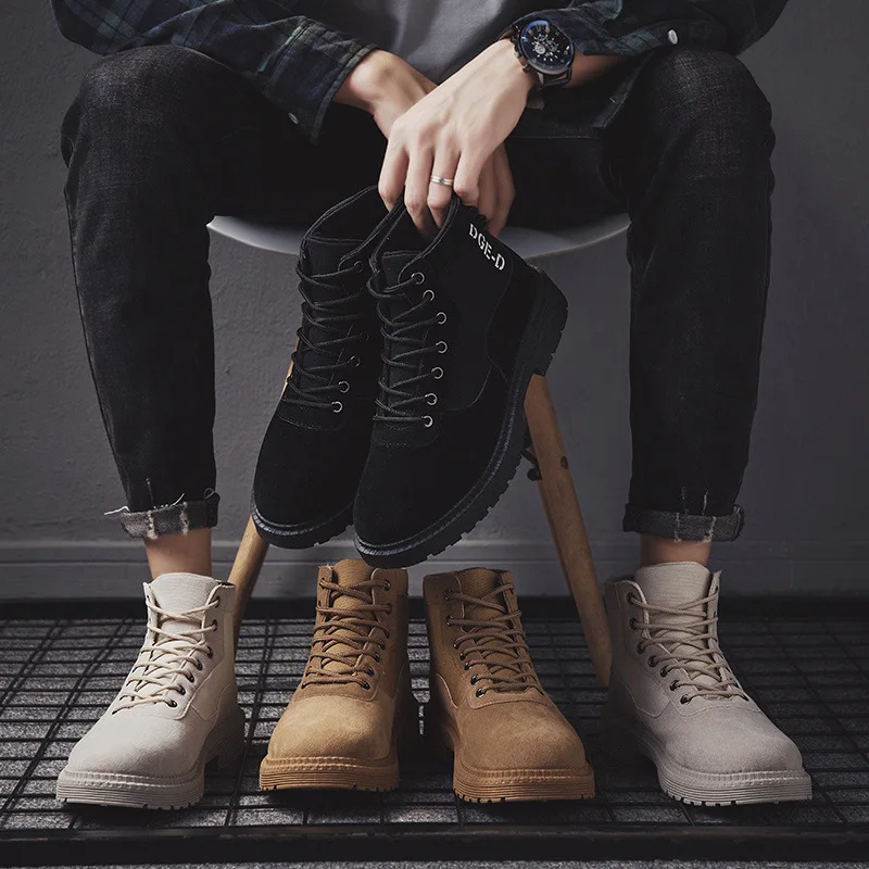 New British Style Men's Motorcycle Boots In 2021 Autumn Winter Comfortable Round Toe Slip on Casual Flat Shoes with Platform 
New British Style Men's Motorcycle Boots In 2021 Autumn Winter Comfortable Round Toe Slip on Casual Flat Shoes with Platform