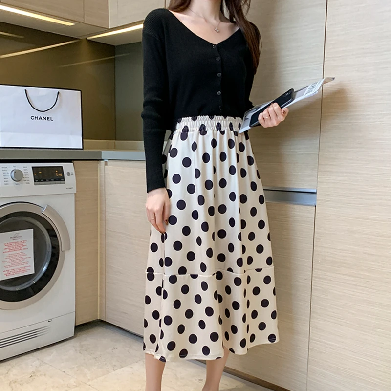 V-Neck Long Sleeve Knitted Cardigan High Waist Polka Dot A-Line Skirt Suits Women's Spring Fall 2021 New Two Piece Set Outfits 
V-Neck Long Sleeve Knitted Cardigan High Waist Polka Dot A-Line Skirt Suits Women's Spring Fall 2021 New Two Piece Set Outfits