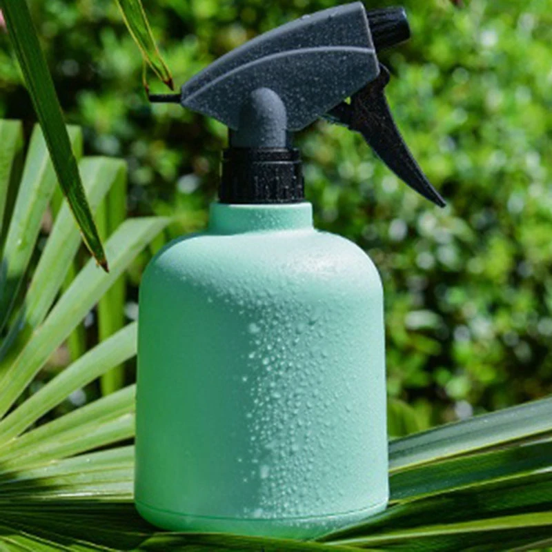 4 Pcs Watering Spray Bottle 600Ml Pressing Sprayer Bottles Handheld Spray Bottles for Outdoor Household (Random Colors) 
4 Pcs Watering Spray Bottle 600Ml Pressing Sprayer Bottles Handheld Spray Bottles for Outdoor Household (Random Colors)