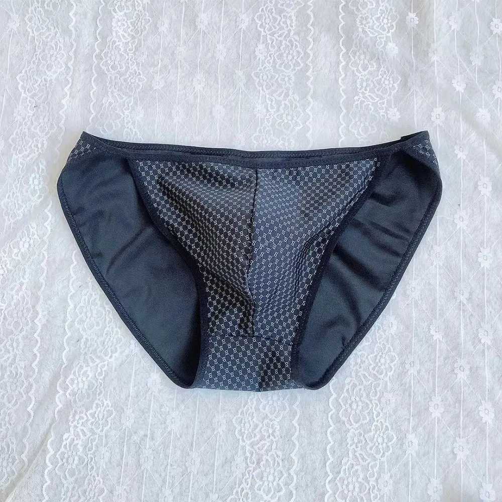 Sexy Mens Print Low Rise Briefs Lingerie Bulge Pouch Underwear Underpants Men's Thong Briefs Large Size U Convex Personality Men
Sexy Mens Print Low Rise Briefs Lingerie Bulge Pouch Underwear Underpants Men's Thong Briefs Large Size U Convex Personality Men
