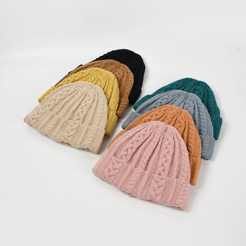 Women's Korean solid color warm roll knitted hat men's ear protection hat knitted autumn and winter solid color twisted wool hat
Women's Korean solid color warm roll knitted hat men's ear protection hat knitted autumn and winter solid color twisted wool hat