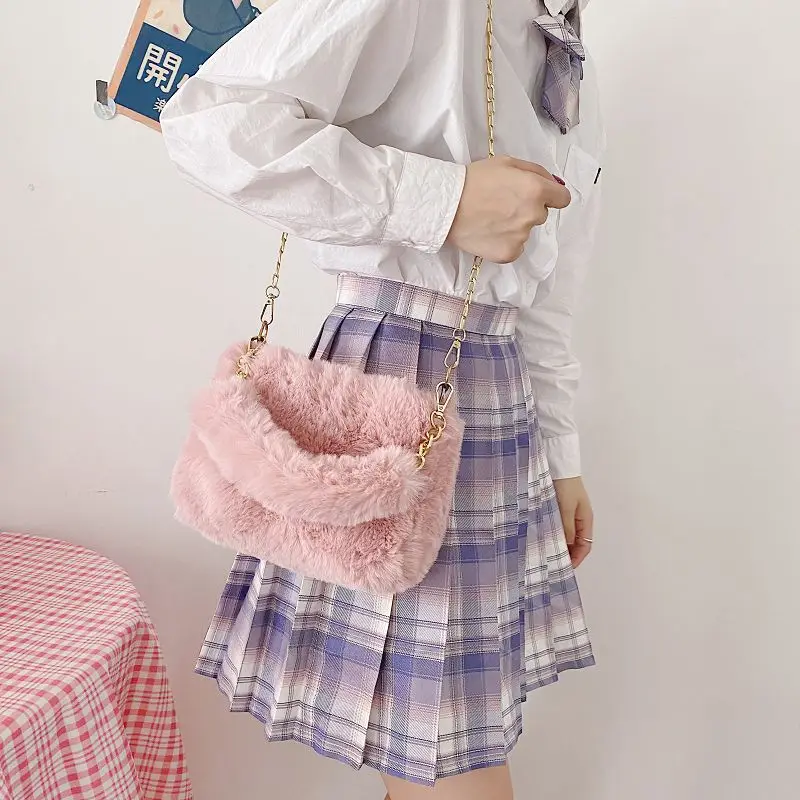 Soft Fluffy Bags For Women 2021 Winter New Fashion Fur Shoulder Bag Chain Plush Tote Bags Solid Furry Luxury Designer Handbag
Soft Fluffy Bags For Women 2021 Winter New Fashion Fur Shoulder Bag Chain Plush Tote Bags Solid Furry Luxury Designer Handbag
