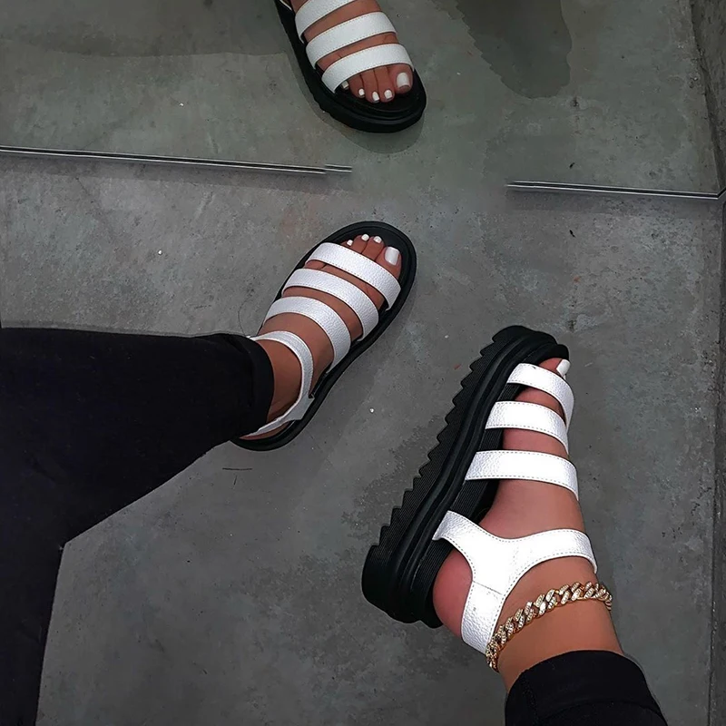 New summer women's sandals with open toe buckle and platform Handmade fashion comfortable solid color wild plus size sandals
New summer women's sandals with open toe buckle and platform Handmade fashion comfortable solid color wild plus size sandals