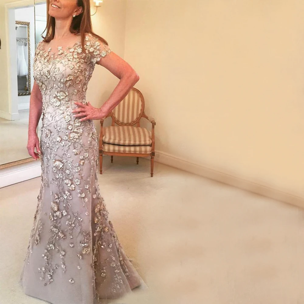 Платье для матери невесты с аппликацией, коротким рукавом и молнией сзади 
Платье для матери невесты с аппликацией, коротким рукавом и молнией сзади