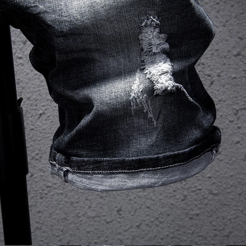 2021 Summer New Men's Denim Shorts Street Fashion Casual Straight Leg Distressed Zip Pocket 5-point Slim Jeans 
2021 Summer New Men's Denim Shorts Street Fashion Casual Straight Leg Distressed Zip Pocket 5-point Slim Jeans