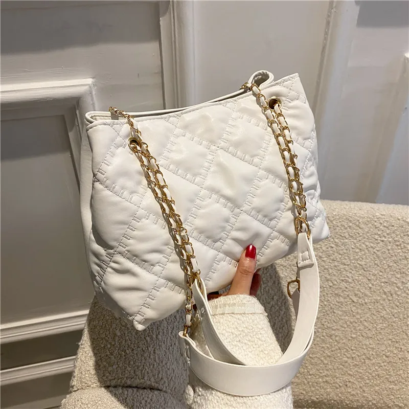 New Style Diamond Chain Women Bag Large-capacity Tote Bag Retro Simple Ladies Shoulder Diagonal Bag Bags for Women
New Style Diamond Chain Women Bag Large-capacity Tote Bag Retro Simple Ladies Shoulder Diagonal Bag Bags for Women
