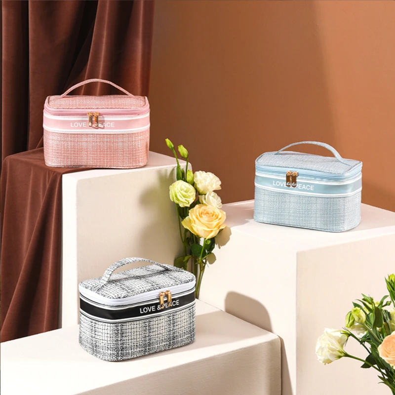 2021 Fashion stripes Fabric Cosmetic Organizer Bag Large Capacity Portable Cosmetic Travel Storage Bag
2021 Fashion stripes Fabric Cosmetic Organizer Bag Large Capacity Portable Cosmetic Travel Storage Bag