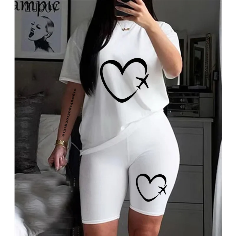 Women's two-piece love airplane T-shirt shorts summer short-sleeved O-neck casual jogging motorcycle shorts women's suit
Women's two-piece love airplane T-shirt shorts summer short-sleeved O-neck casual jogging motorcycle shorts women's suit