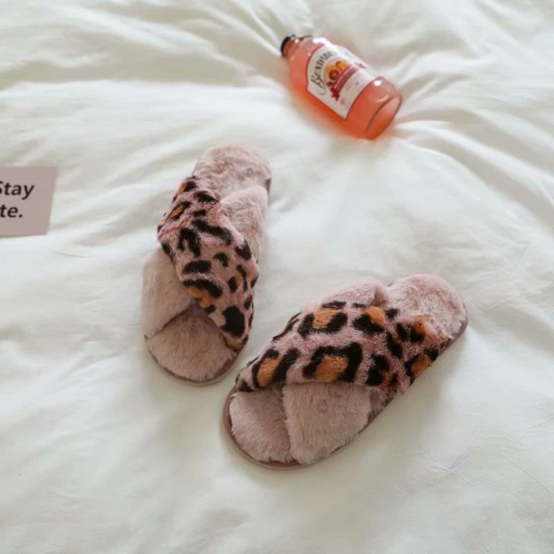 1pc cross Leopard block slippers soft home slippers Millffy indoor fashion women girl comfortable home cute slippers 
1pc cross Leopard block slippers soft home slippers Millffy indoor fashion women girl comfortable home cute slippers