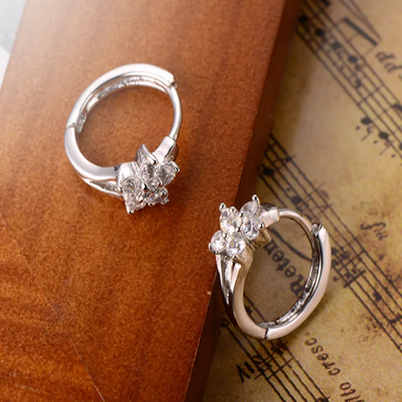 Snowflake Earrings Ladies Ear Buckle Stainless Steel Women's Accessories High Quality Metal Girl's Gift Accessories
Snowflake Earrings Ladies Ear Buckle Stainless Steel Women's Accessories High Quality Metal Girl's Gift Accessories