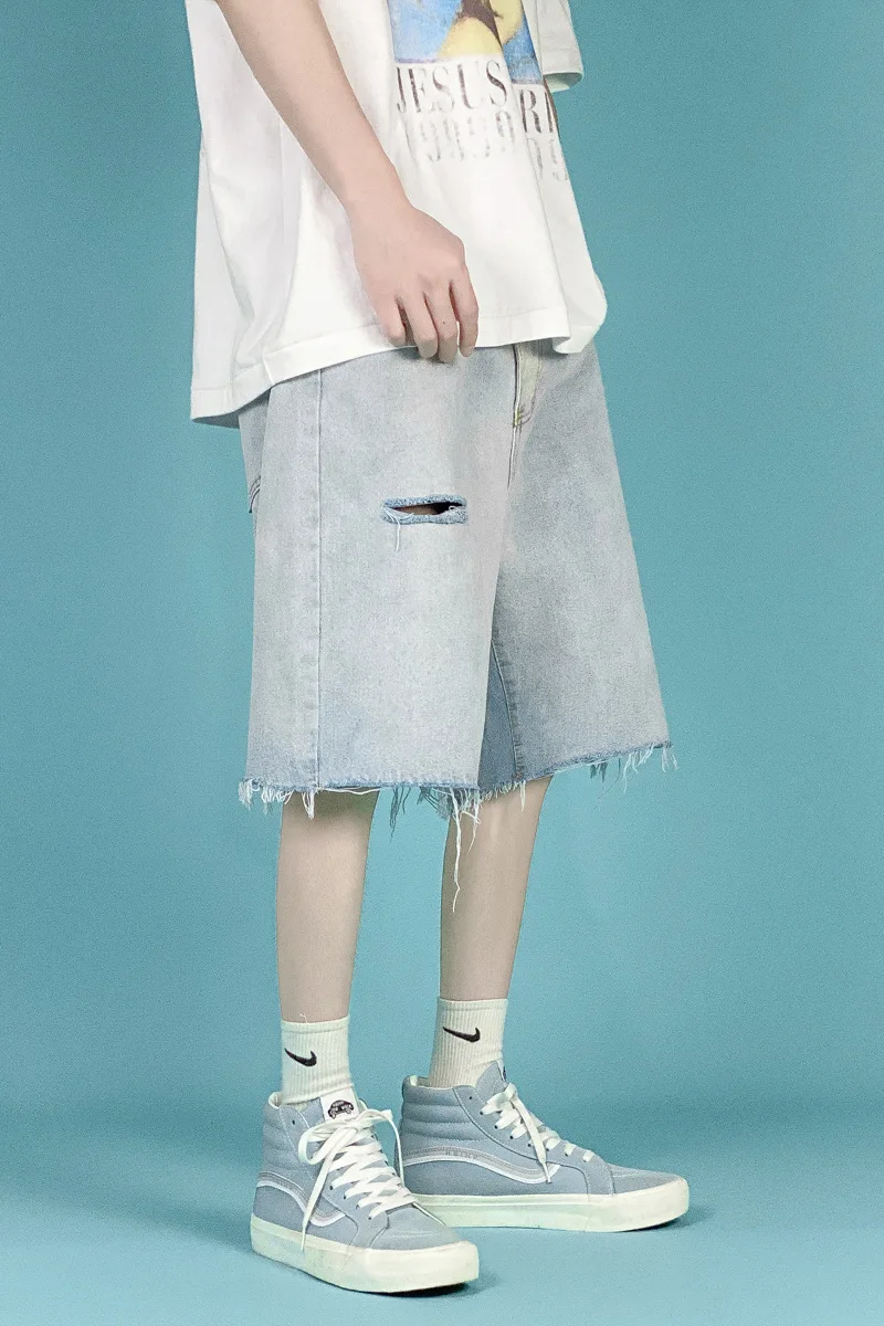 New Men's Clothing Ripped Denim Shorts Men's Personality Casual Handsome Straight Five-point Pants Loose Trend Outer Wear Pants 
New Men's Clothing Ripped Denim Shorts Men's Personality Casual Handsome Straight Five-point Pants Loose Trend Outer Wear Pants