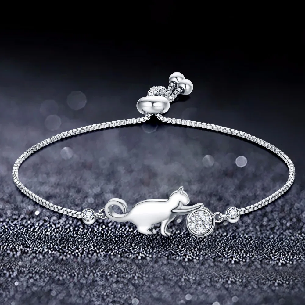 2021 fashion cube 925 zirconia crystal cat and ball pendant bracelet women's simple jewelry gift Bracelet
2021 fashion cube 925 zirconia crystal cat and ball pendant bracelet women's simple jewelry gift Bracelet