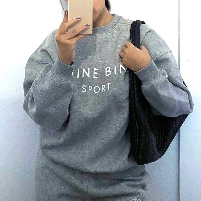 Rowling Chic Letter Graphic Female Sweatshirts Long Sleeve O Neck Cotton Ladies Pullover Casual Vintage Logo Women Tops
Rowling Chic Letter Graphic Female Sweatshirts Long Sleeve O Neck Cotton Ladies Pullover Casual Vintage Logo Women Tops