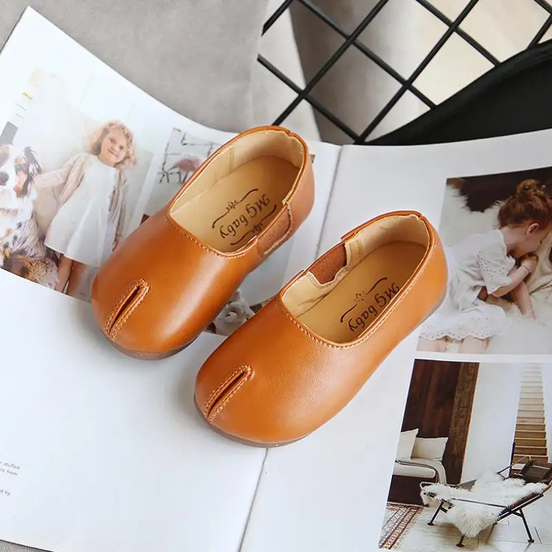 Children princess leather shoes 3 colors casual baby black Beige girls fashion brand sport shoes dance shoes performace shoes
Children princess leather shoes 3 colors casual baby black Beige girls fashion brand sport shoes dance shoes performace shoes