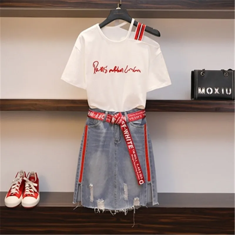 Runway Designer Summer Sweet Letter Embroidery Off Shoulder Cotton Tshirt+Rippwd Holes Denim Short Skirts Women's Set Plus Size
Runway Designer Summer Sweet Letter Embroidery Off Shoulder Cotton Tshirt+Rippwd Holes Denim Short Skirts Women's Set Plus Size
