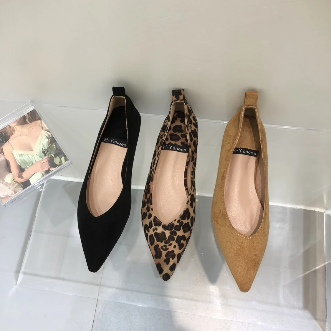 sandalias de mujer Women Suede Pumps Sexy Pointed Toe Leopard Flats Shoes Low Heel Summer Dress Wedding Shoes For Women 2021
sandalias de mujer Women Suede Pumps Sexy Pointed Toe Leopard Flats Shoes Low Heel Summer Dress Wedding Shoes For Women 2021