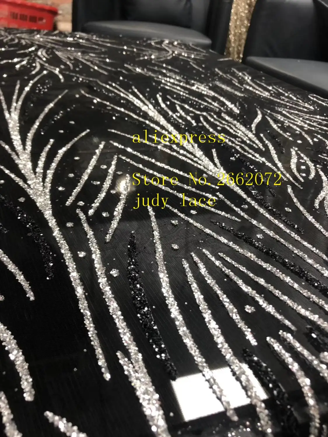 В наличии 5 ярдов/сумка смешанные цвета художественная линия блестящая пудра материал европейский и американский стиль ткани для свадебног...
В наличии 5 ярдов/сумка смешанные цвета художественная линия блестящая пудра материал европейский и американский стиль ткани для свадебног...