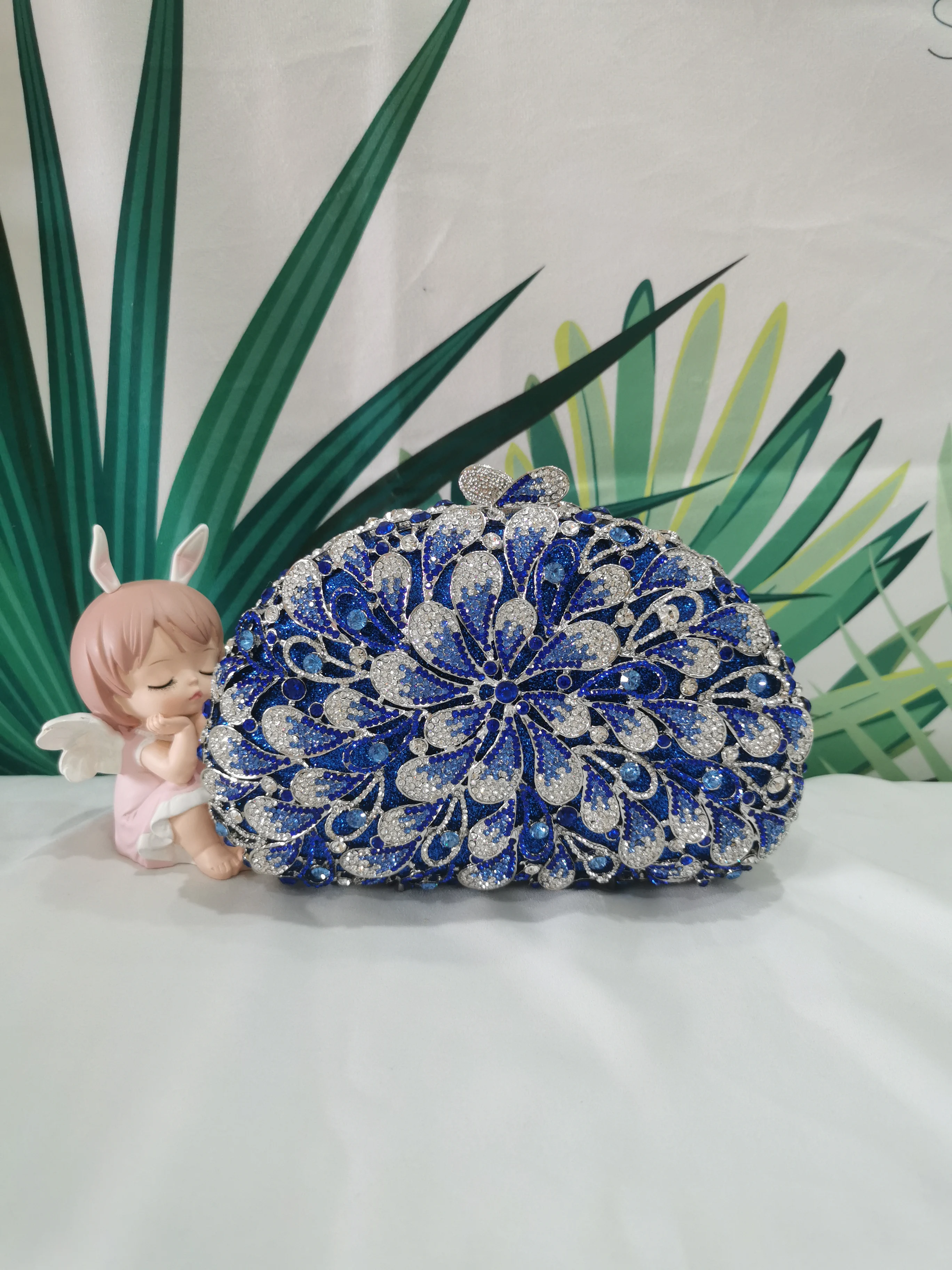 Blue Color Diamond Flower Women Floral Evening Bags Bridal Wedding Formal Dinner Crystal Ladies Clutches Purses Female Handbags
Blue Color Diamond Flower Women Floral Evening Bags Bridal Wedding Formal Dinner Crystal Ladies Clutches Purses Female Handbags