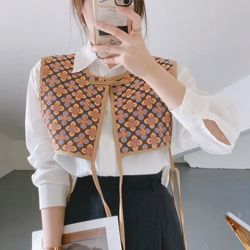 Women Vintage sequins flower embroidery vest jacket ladies retro national style patchwork casual waistCoat
Women Vintage sequins flower embroidery vest jacket ladies retro national style patchwork casual waistCoat