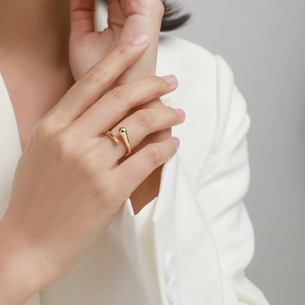 SIPENGJEL Trendy Geometric Simple Metal Finger Ring For Women Dainty Snake Shaped Gold Ring Minimalist 2021 Trends Jewelry
SIPENGJEL Trendy Geometric Simple Metal Finger Ring For Women Dainty Snake Shaped Gold Ring Minimalist 2021 Trends Jewelry