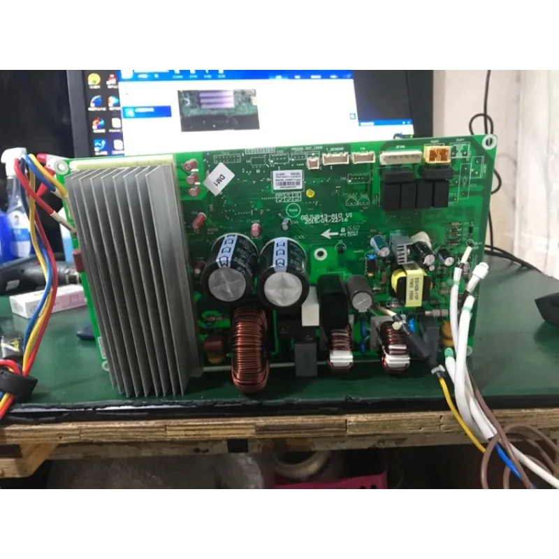 Original Gree 301483821 Gree air conditioner external machine inverter board W8433QL motherboard GRJW843-A1
Original Gree 301483821 Gree air conditioner external machine inverter board W8433QL motherboard GRJW843-A1