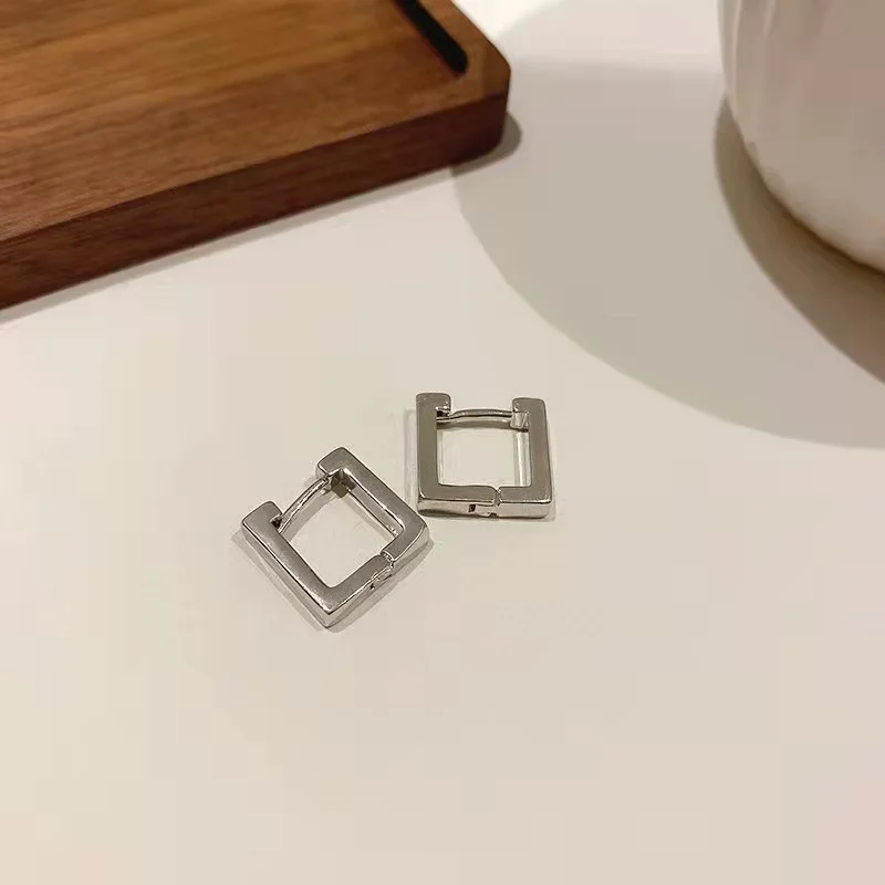Silver needle fashion trend simple earrings Japanese and Korean creative design geometric ear ring small earrings free shipping
Silver needle fashion trend simple earrings Japanese and Korean creative design geometric ear ring small earrings free shipping