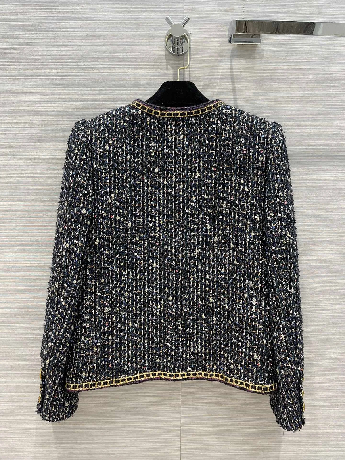 2021 early autumn new woven tweed coat classic four pocket luxury high-grade three-dimensional bubble shoulder
2021 early autumn new woven tweed coat classic four pocket luxury high-grade three-dimensional bubble shoulder