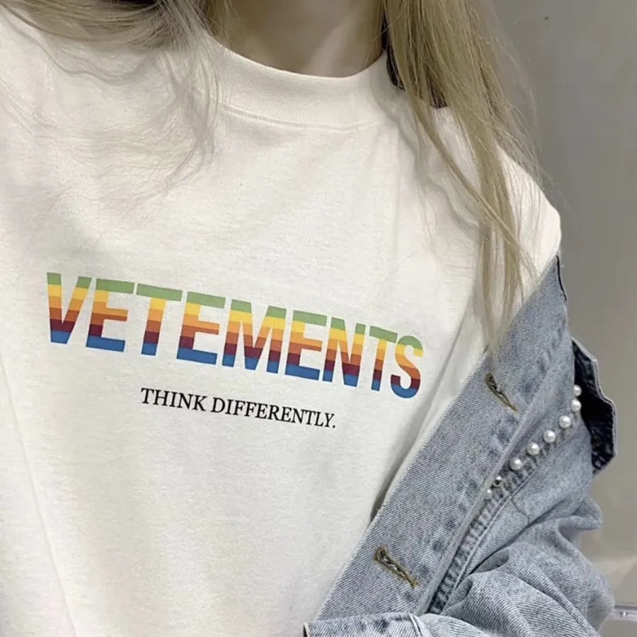 

VETEMENTS Rainbow Logo T-shirt Men Women THINK DIFFERENTLY Letters Printing Embroidery Tee VTM Tops men clothing