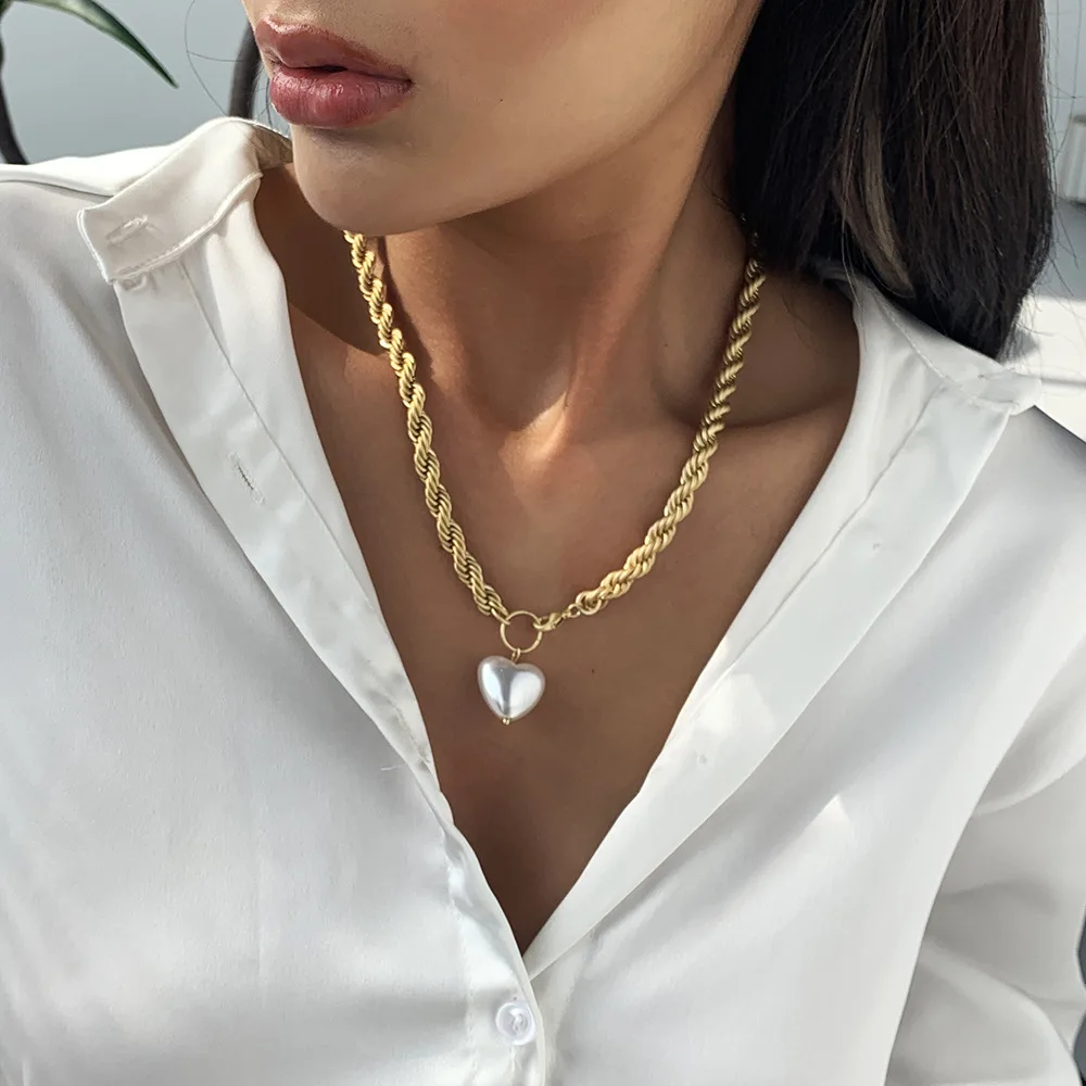Punk Heart Lock Choker Necklace Toggle Clasp Pearl Pendants Necklace for Women Thicken Neck Chains Collar Jewelry
Punk Heart Lock Choker Necklace Toggle Clasp Pearl Pendants Necklace for Women Thicken Neck Chains Collar Jewelry