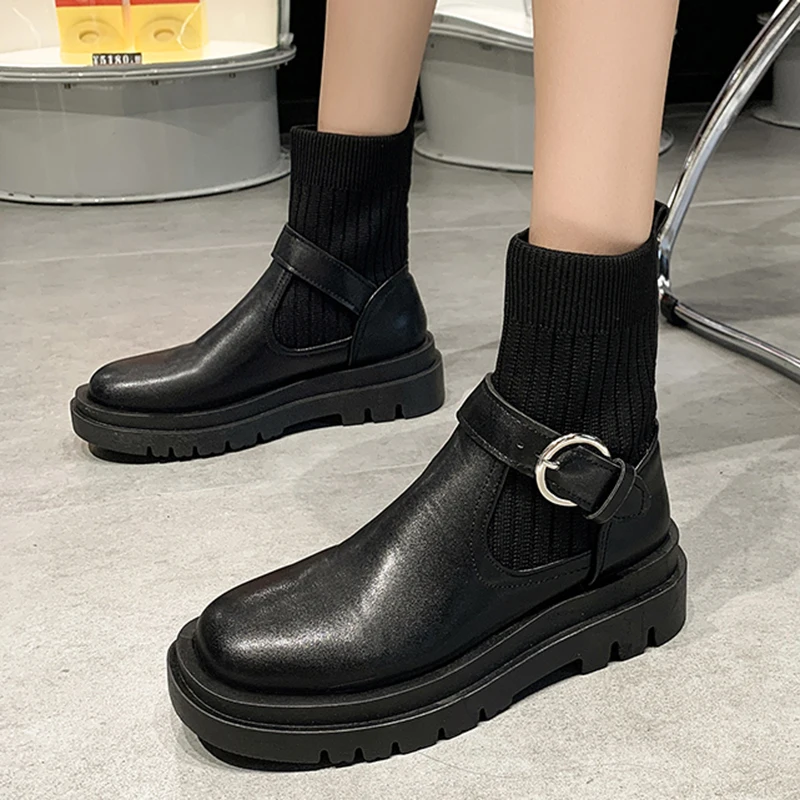 Rimocy Autumn New Knitted Sock Booties Women 2021 Fashion Buckle Thick Bottom Ankle Boots Woman Slip on Platform Shoes Female
Rimocy Autumn New Knitted Sock Booties Women 2021 Fashion Buckle Thick Bottom Ankle Boots Woman Slip on Platform Shoes Female