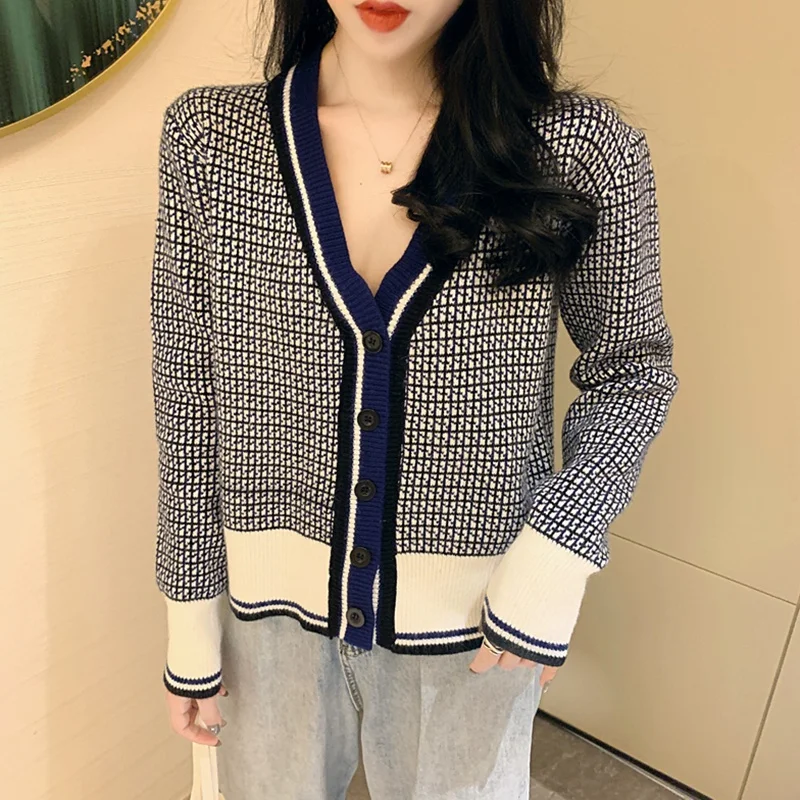 Female Single Breasted Knit Cardigan Casual Loose Sweaters Long Sleeve Women Print Sweater
Female Single Breasted Knit Cardigan Casual Loose Sweaters Long Sleeve Women Print Sweater