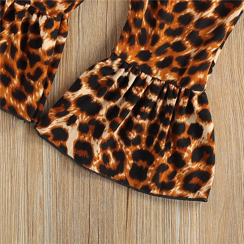 Baby Girls summer casual outfit 2Pcs Fashion Letter Short-sleeved T-shirt and Leopard Trumpet Long Pants
Baby Girls summer casual outfit 2Pcs Fashion Letter Short-sleeved T-shirt and Leopard Trumpet Long Pants