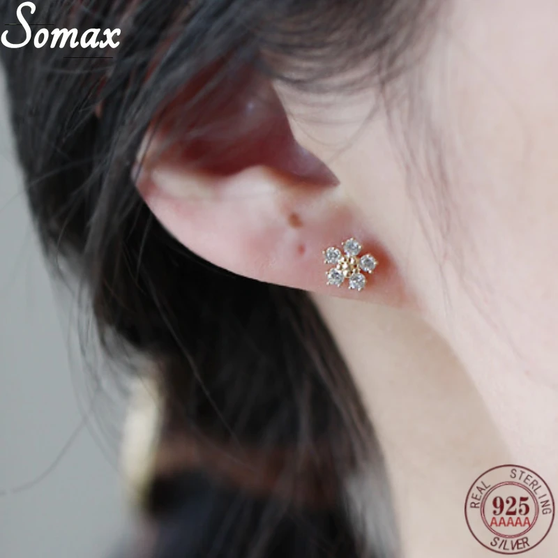 Five Diamond Flower 925 Sterling Silver Plated 14K Gold Earrings Small Zirconium Diamond Flower Temperament Korean Mini Jewelry
Five Diamond Flower 925 Sterling Silver Plated 14K Gold Earrings Small Zirconium Diamond Flower Temperament Korean Mini Jewelry